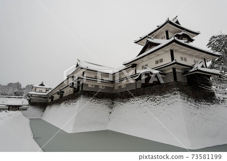 冰雪覆蓋的金澤城堡 冰雪覆蓋的金澤城堡 73581199