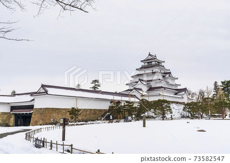 福島縣會津若松市冬天的敦賀城堡(若松城堡) 福島縣會津若松市冬天的敦賀城堡(若松城堡) 73582547