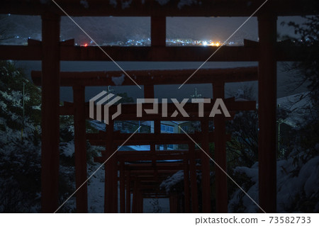 Kyoto Prefecture Shishizaki Inari Shrine Snowscape 73582733