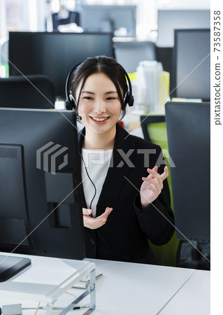 一個人上班 一個人上班 73587358