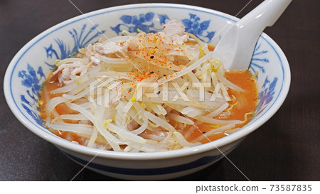 Miso ramen with plenty of bean sprouts 02 Miso ramen with plenty of bean sprouts 02 73587835
