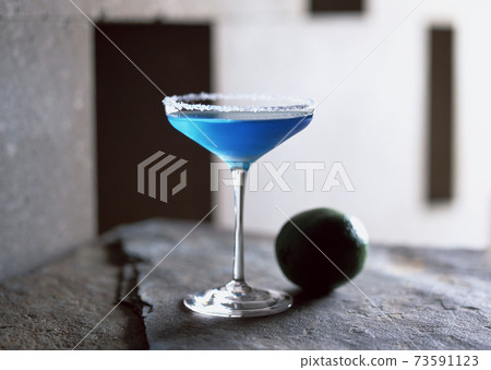 Blue cocktail 73591123