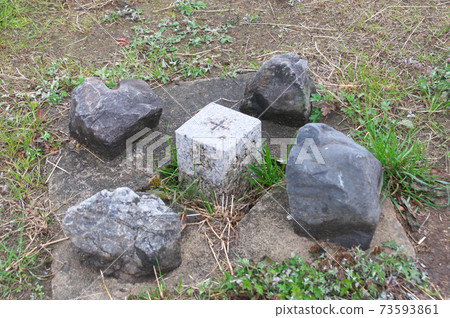 Triangulation stone 73593861