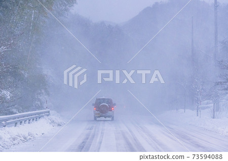 Snowfall area drive image 73594088