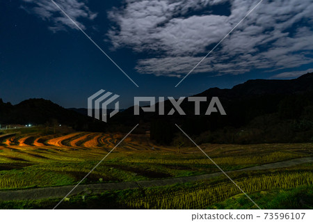 夜空，月亮，山，夜，鴨川大山，千花，森林，千葉，鴨川，森林，晚上，日落，自然，雲田，稻田 73596107