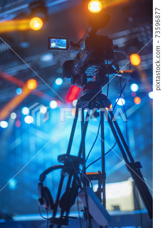 stream at a concert in a hall without spectators 73596877