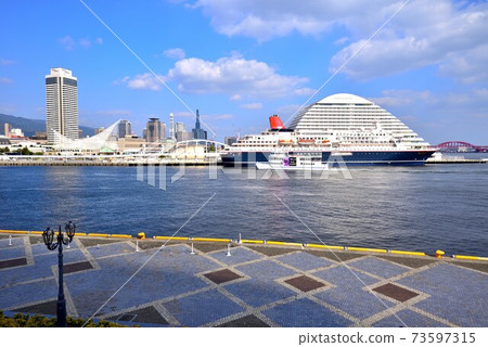 View of Kobe Port from Kobe Mosaic Luxury liner and blue sky View of Kobe Port from Kobe Mosaic Luxury liner and blue sky 73597315
