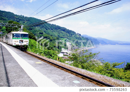 Izu Kitagawa Station JR 185 Series Limited Express Odoriko (Higashiizu, Shizuoka Prefecture) 73598263