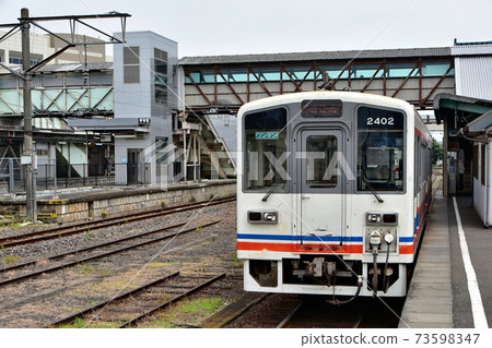 Kanto Railway / Joso Line Shimodate Station Regular Train Kiha 2400 (Chikusei City, Ibaraki Prefecture) 73598347
