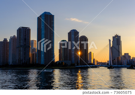 東京大川端川市21的夜景/剪影 73605075