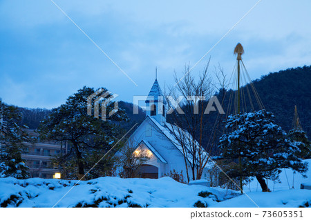 Snowy Garden Hall Sion Snowy Garden Hall Sion 73605351