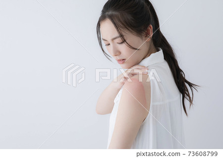 Sunburn image (special make-up) Sunburn image (special make-up) 73608799