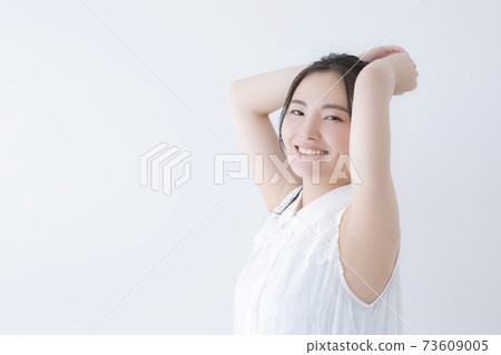 女人醒來伸展 女人醒來伸展 73609005