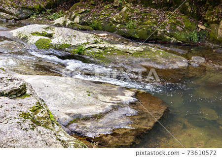 Early autumn scenery of Kamakura Gorge in Kobe City Dojo 73610572