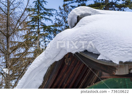Snow on the roof Yonezawa City, Yamagata Prefecture Snow on the roof Yonezawa City, Yamagata Prefecture 73610622
