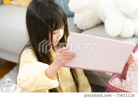 小學生為明天做準備 73611116