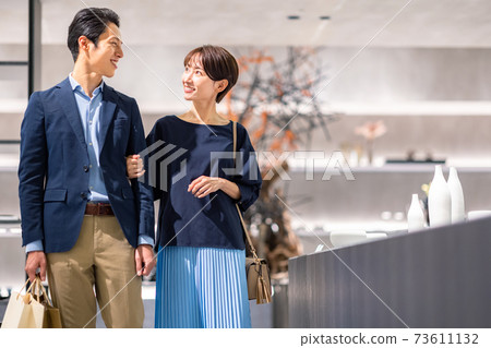拍攝情侶購物合作：g禮物和生活方式 73611132