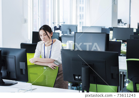 One person comes to work One person comes to work 73611243