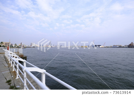 Afternoon view of Kaohsiung Port, Taiwan 73613914