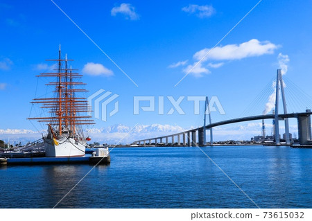 從海丸公園看到的立山山脈 73615032