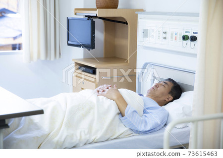 住院中年男子 住院中年男子 73615463