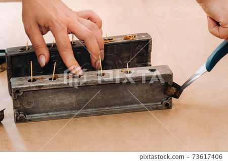 Making sugar lollipops at home.A taste of our childhood.Cockerel lollipops on a stick.Sugar caramel 73617406