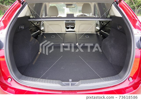 Car seat arrangement Flat rear seats 73618586