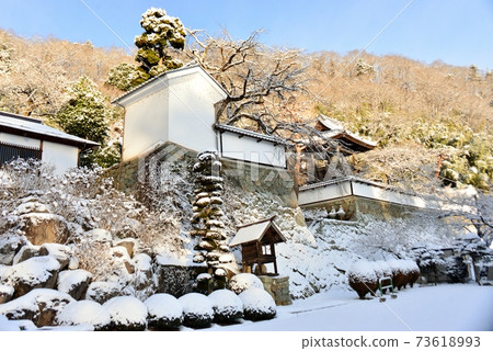 大運寺在白雪皚皚的風景 大運寺在白雪皚皚的風景 73618993