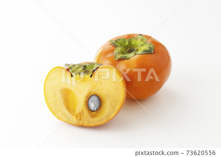 Autumn taste persimmon Fuyu persimmon 73620556