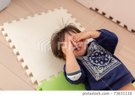 Changing diapers for boys 73631138