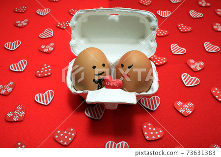 i love you background: Mr and mrs eggs couples have their own house, share the love to mr right i love you background: Mr and mrs eggs couples have their own house, share the love to mr right 73631383