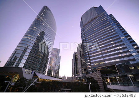 日本東京的城市景觀品川的辦公大樓視圖 73632498