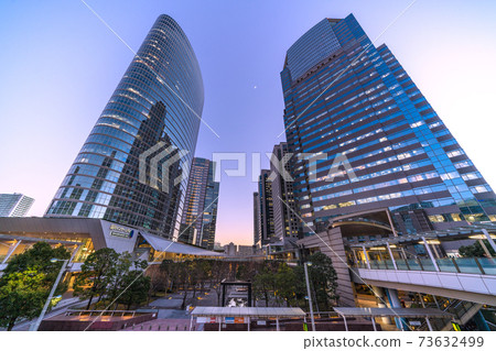 日本東京的城市景觀品川的辦公大樓視圖 73632499