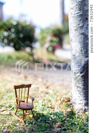 Rocking chair vacation 73632945