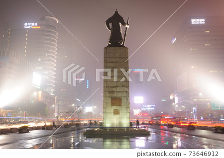 光化門廣場，夜景，李舜臣海軍上將，世宗大王 73646912