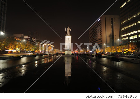 光化門廣場,夜景,李舜臣海軍上將,世宗大王 光化門廣場,夜景,李舜臣海軍上將,世宗大王 73646919