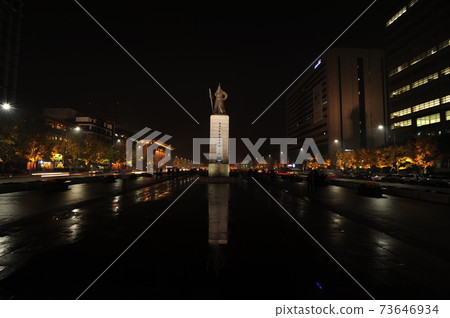 光化門廣場，夜景，李舜臣海軍上將，世宗大王 73646934