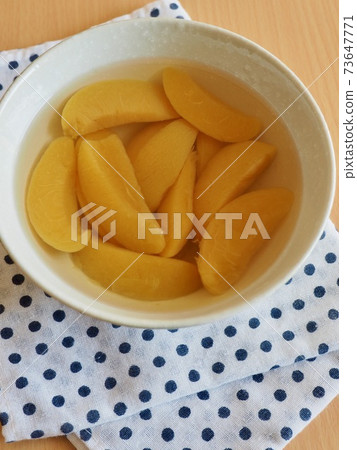 Candied yellow peach, food, fruit, zodiacal 73647771