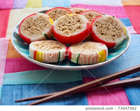 Round shaped traditional Korean candy Round shaped traditional Korean candy 73647982