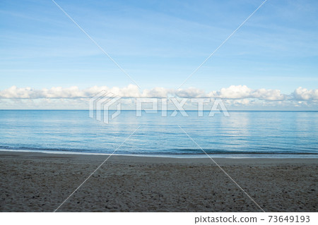 Tomi清晨抵達海灘 Tomi清晨抵達海灘 73649193