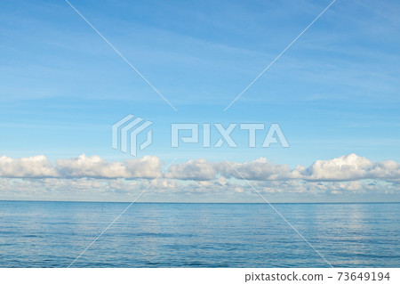 Tomi清晨抵達海灘 Tomi清晨抵達海灘 73649194