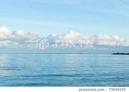 Tomi清晨抵達海灘 73649195