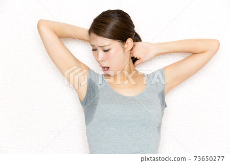 Sweating side by side Sweating side by side 73650277