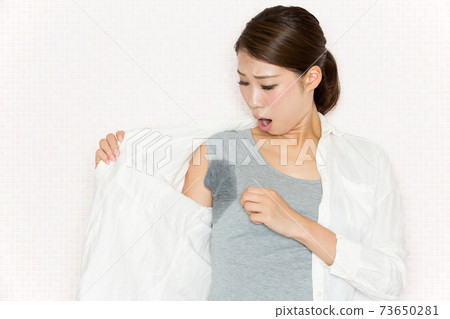 Sweating side by side Sweating side by side 73650281