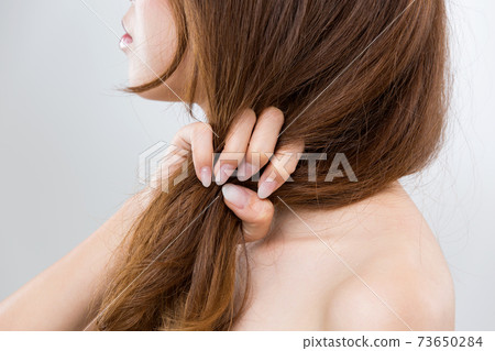 Hair damage. 73650284