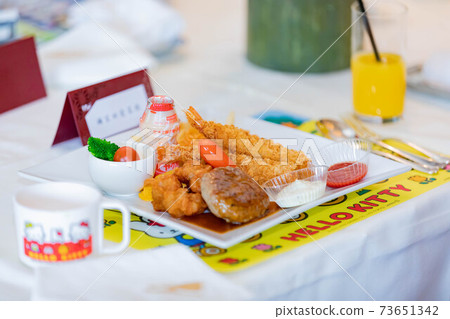 Wedding reception table for children 73651342