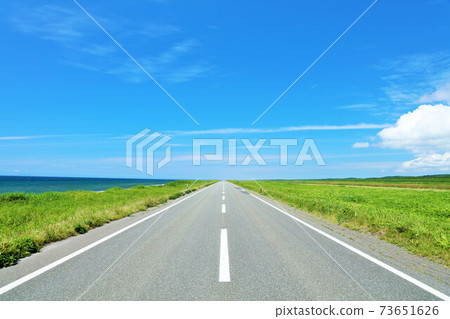 藍天和Orolon線在北海道夏天 73651626