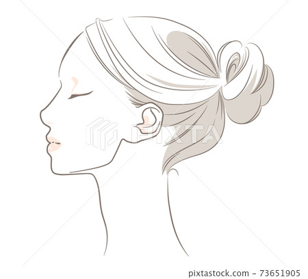 [With hair, sideways] A woman with a clean profile on her chin line 73651905