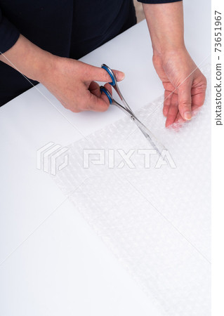 Packing material cut 73651967