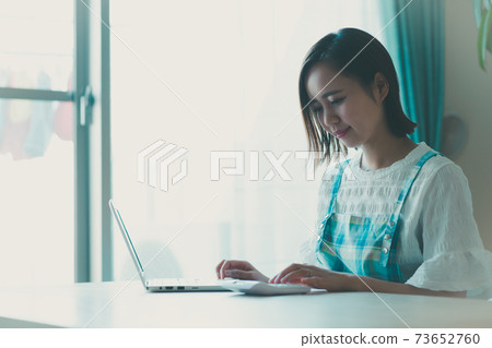 PC, housewife and calculator 73652760